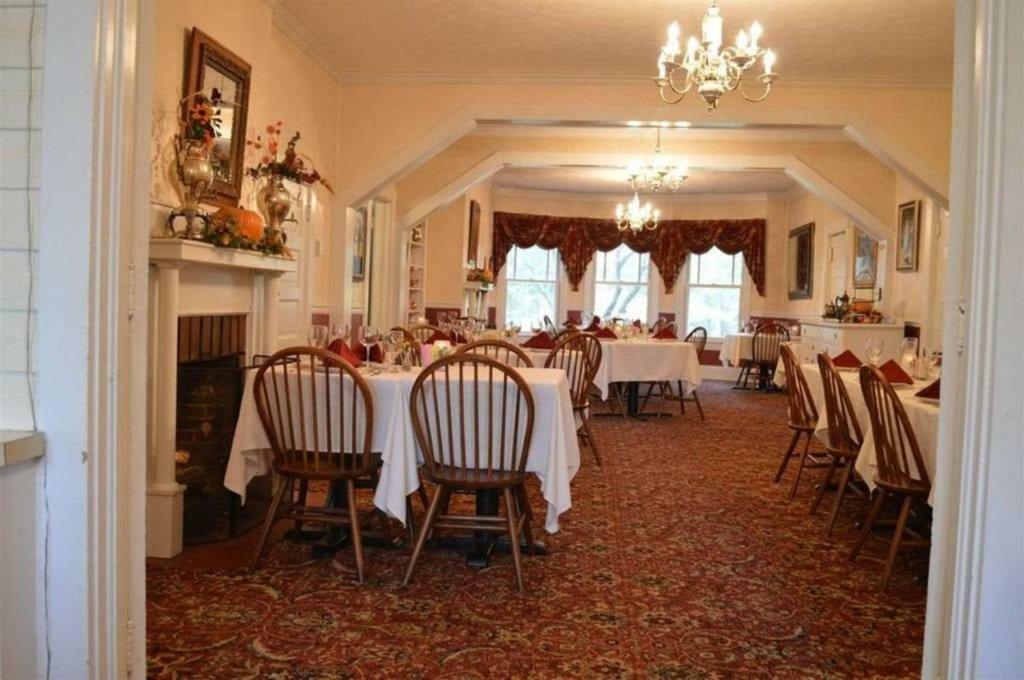 Red Rocker Inn Black Mountain Exterior photo
